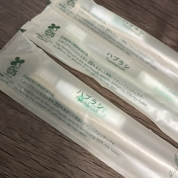 Packaged Toothbrush Set - Picture 2 of 2